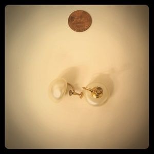 Trifari crowned 10k gold screw clip on earings